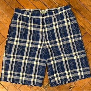IZOD plaid shorts